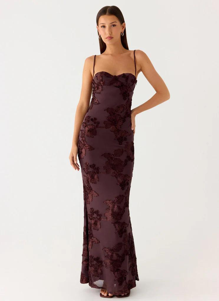 Burgundy Floral Applique Halter Neck Maxi Evening Dress For Elegant Formal Evening Events