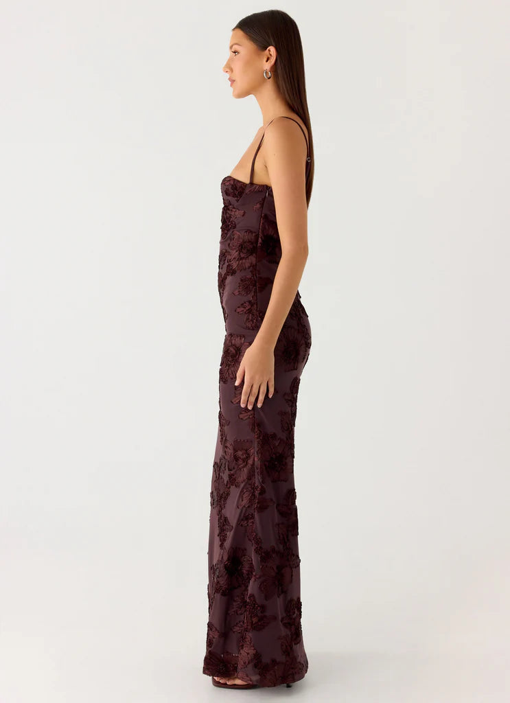 Burgundy Floral Applique Halter Neck Maxi Evening Dress For Elegant Formal Evening Events