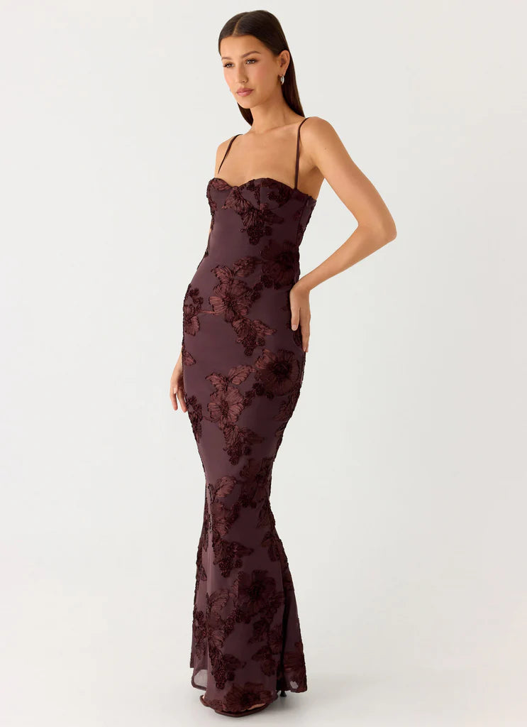 Burgundy Floral Applique Halter Neck Maxi Evening Dress For Elegant Formal Evening Events
