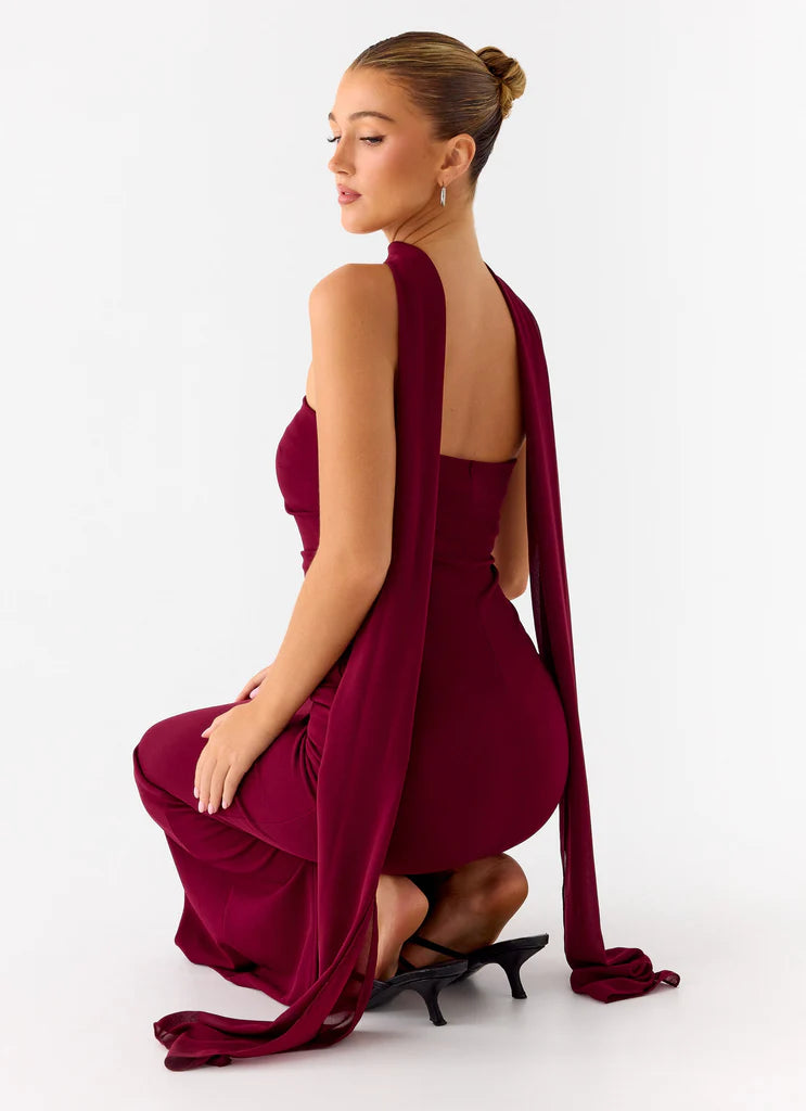 Burgundy Strapless Halter Neck Ruched Maxi Prom Dress For Elegant Formal Evening Events