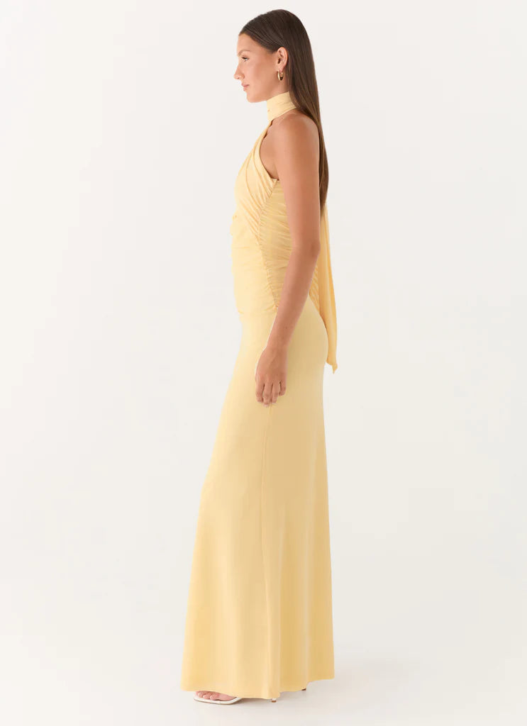 Butter Yellow Halter Neck Ruched Backless Maxi Prom Dress For Elegant Formal Evening Events