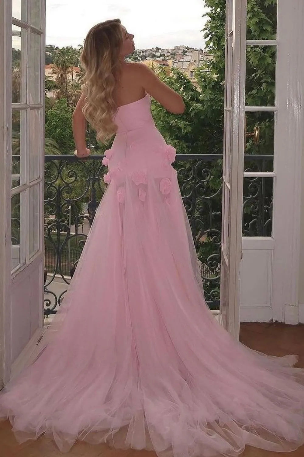 Charming A-Line Mermaid Strapless Tulle Sleeveless Open-Back Back Zip Prom Dress with 3D Flowers Slit