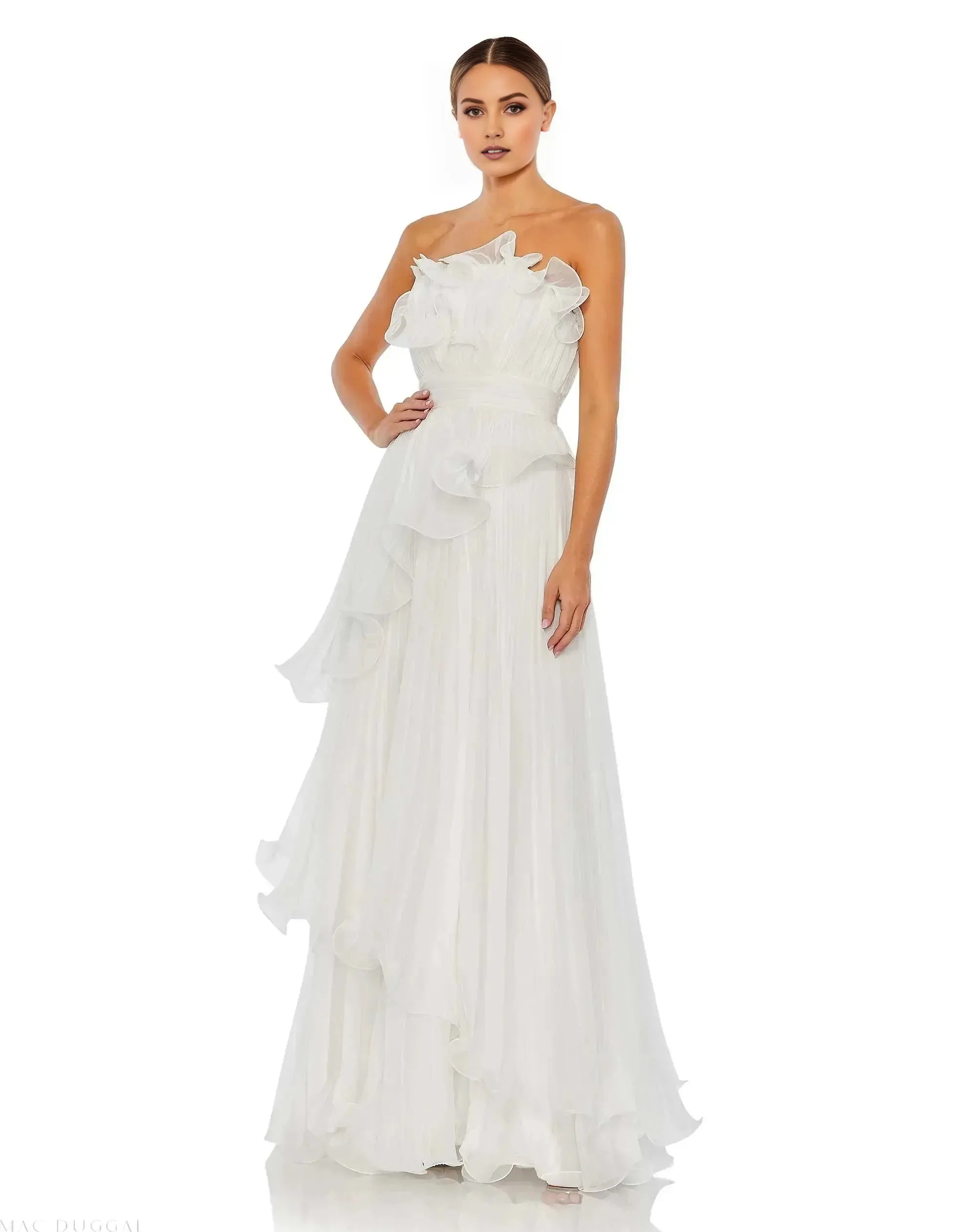 Charming White A-Line Strapless Sleeveless Pleated Tiered Ruffled Tulle Back Zip Floor-Length Prom Dress ﻿