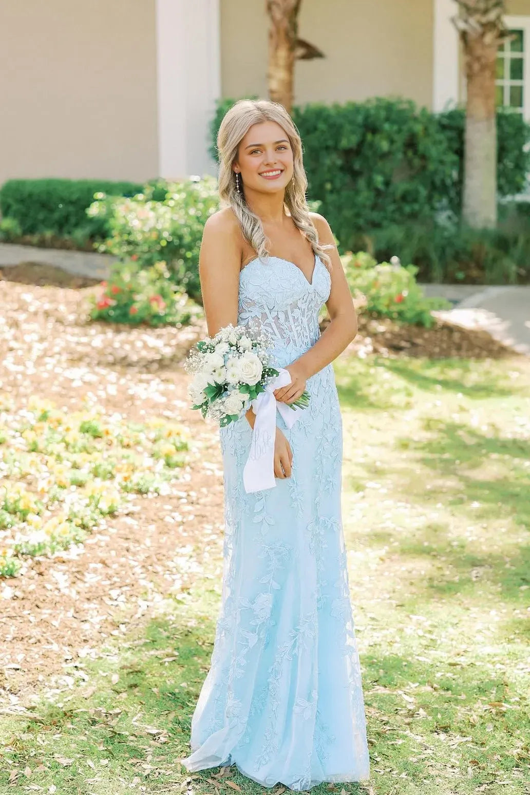 Charming Mermaid V-Neck Lace-Embroidered Appliques Corset Lace-up Floor-Length Prom Dress with Side Slit