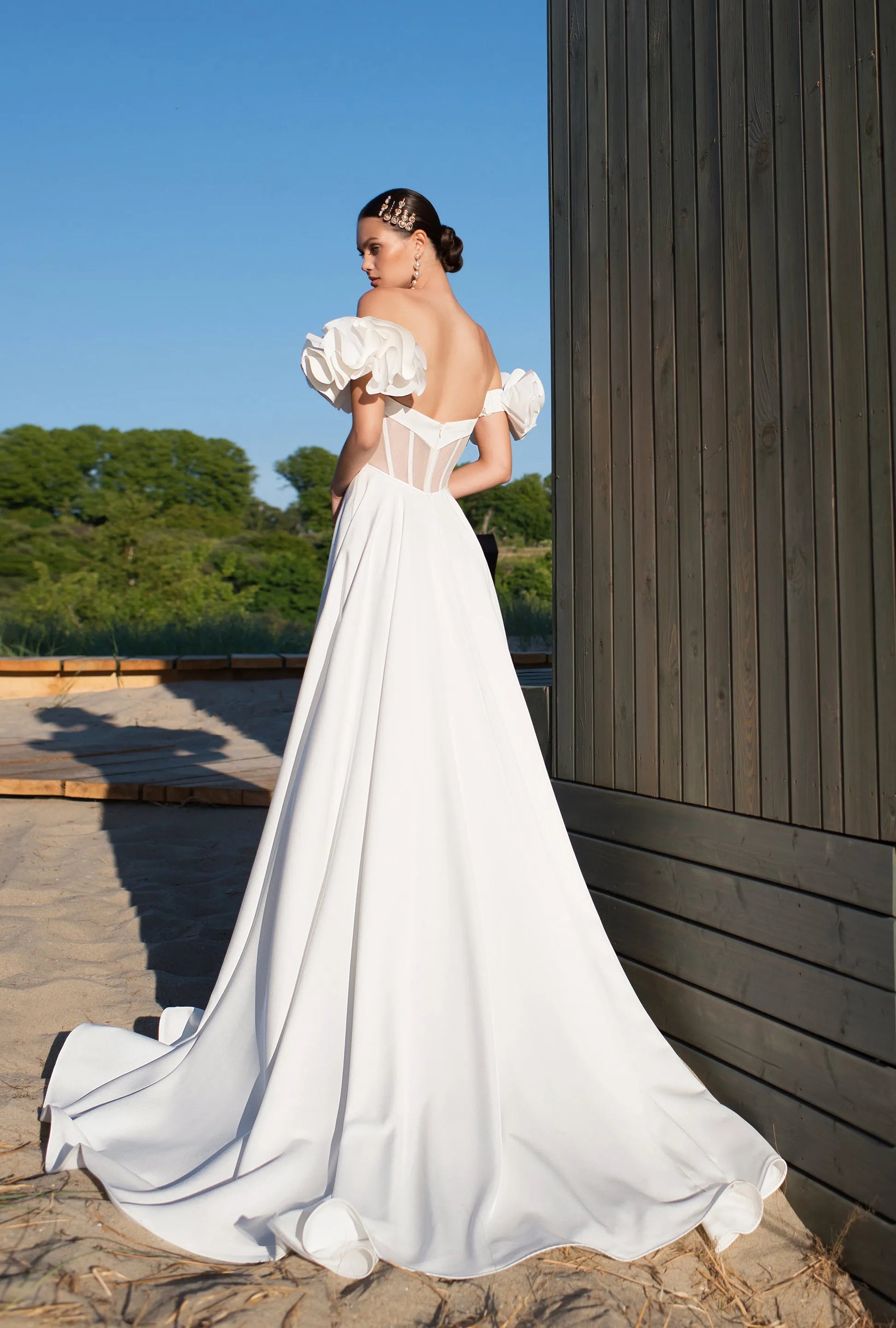 Chic A-Line Sweetheart Off-Shoulder Short-Sleeve Open-Back Floor-Length Wedding Dresses