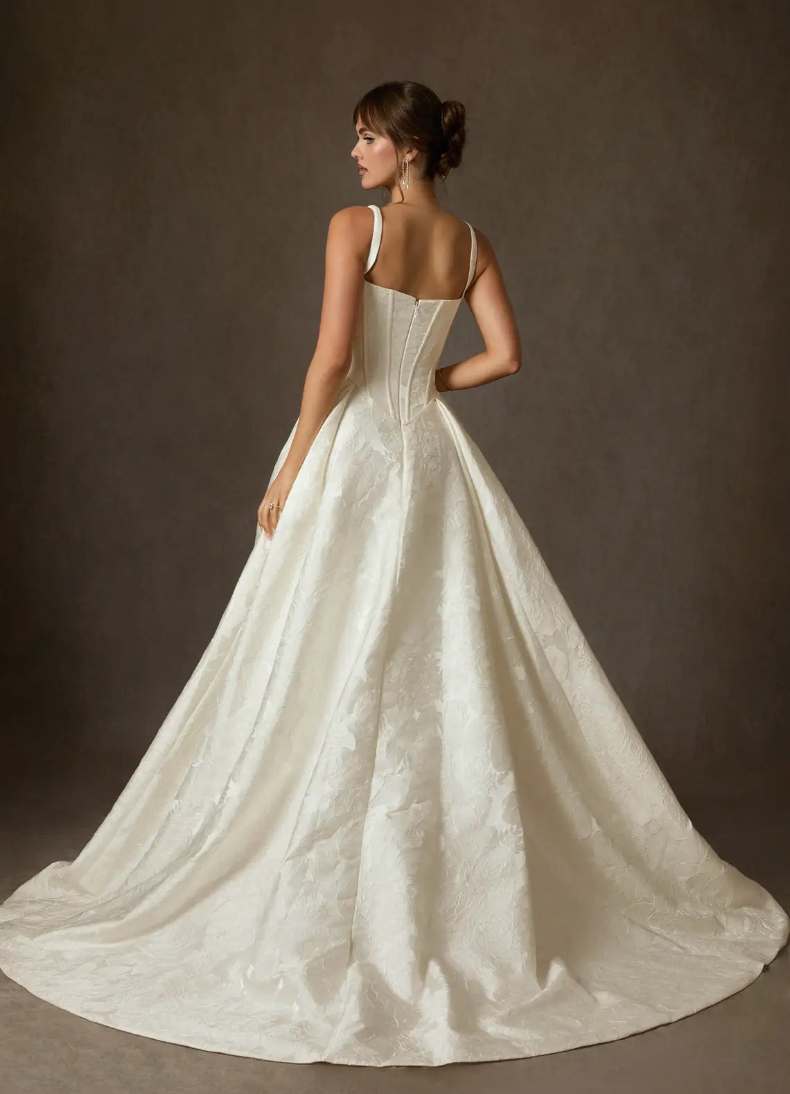 Chic Ballgown Square Neck Sleeveless Zipper Back Floor-Length Pleated Wedding Dresses