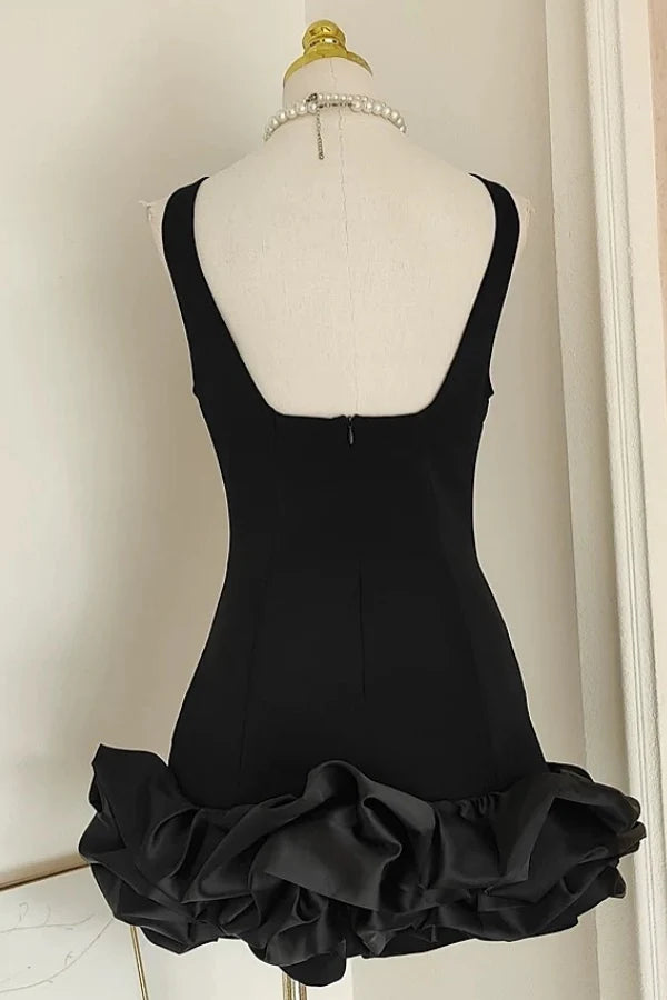 Chic Black Sheath Square Neck Straps Backless Ruched Homecoming Dresses