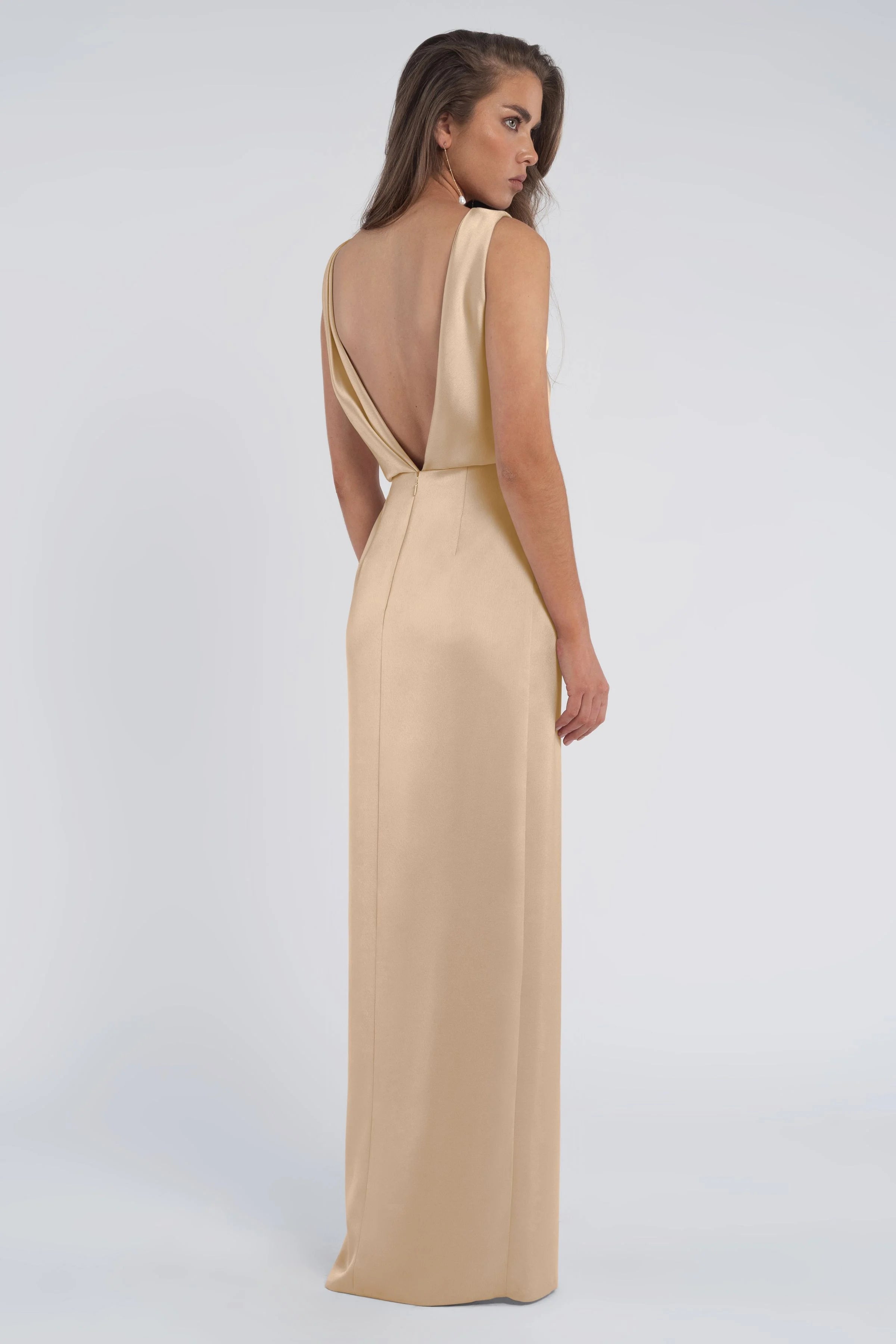 Chic Sheath Boat Neck Sleeveless Open Back Floor-Length Bridesmaid Dresses