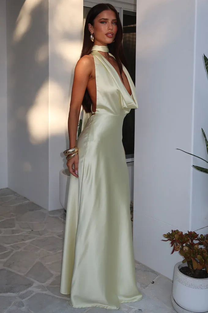 Chic Sheath Halter-Neck Sleeveless Cutout-Back Floor-Length Formal Prom Dresses