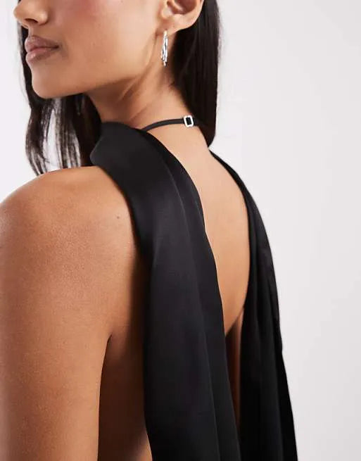 Chic Sheath Halter Neck Sleeveless Open-Back Floor-Length Evening Dresses