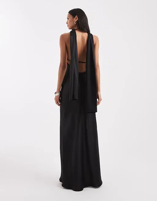 Chic Sheath Halter Neck Sleeveless Open-Back Floor-Length Evening Dresses