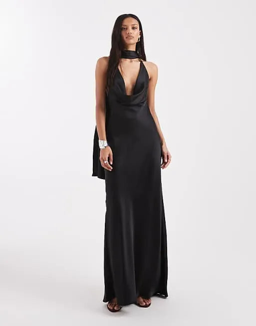 Chic Sheath Halter Neck Sleeveless Open-Back Floor-Length Evening Dresses