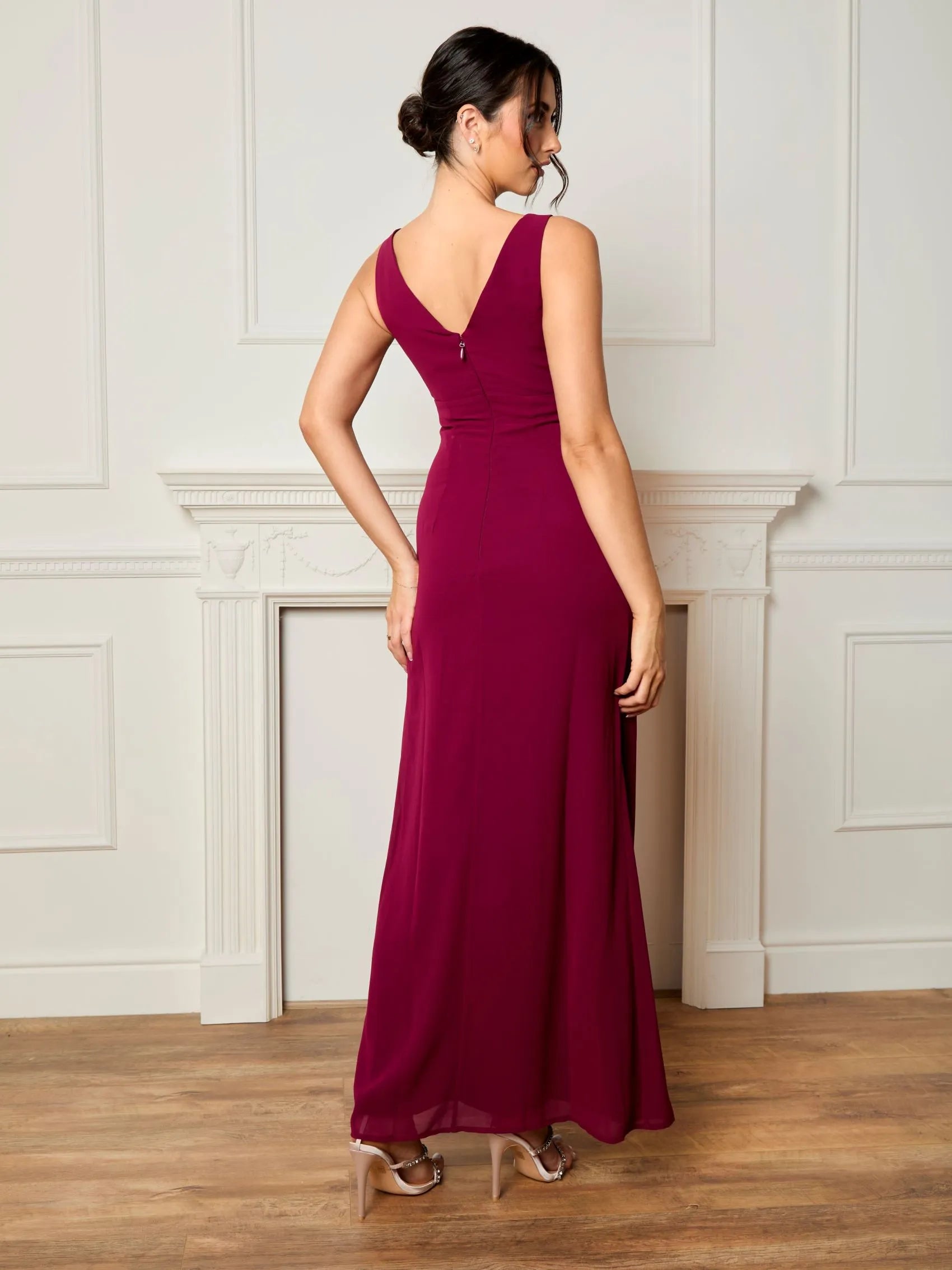 Chic Sheath V-Neck Sleeveless Zipper Back Floor-Length Formal Evening Dresses