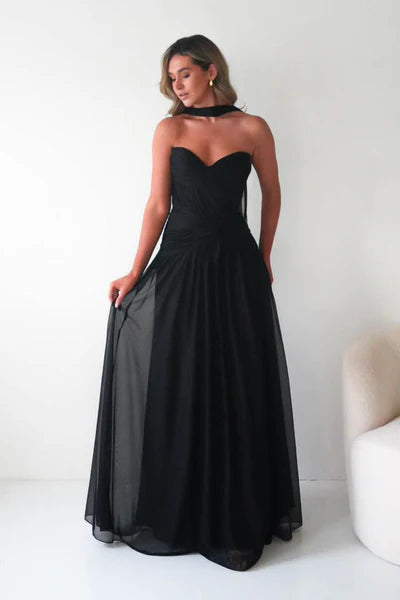 Elegant A-Line Sweetheart Halter-Neck Lace-Up-Back Floor-Length Formal Prom Dresses