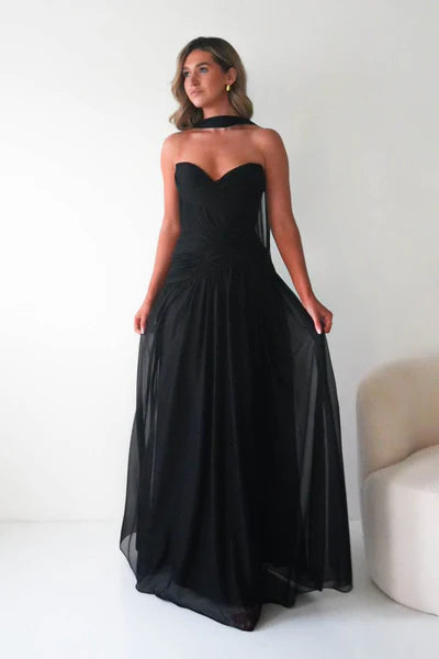 Elegant A-Line Sweetheart Halter-Neck Lace-Up-Back Floor-Length Formal Prom Dresses