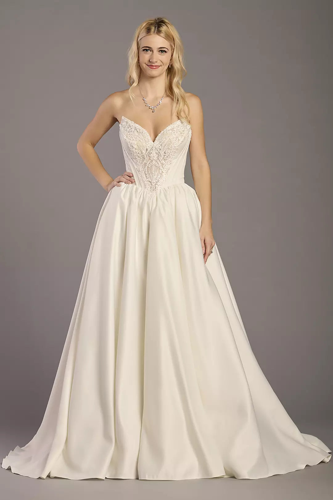 Elegant Ball-Gown Sweetheart Strapless Open-Back Floor-Length Wedding Dresses
