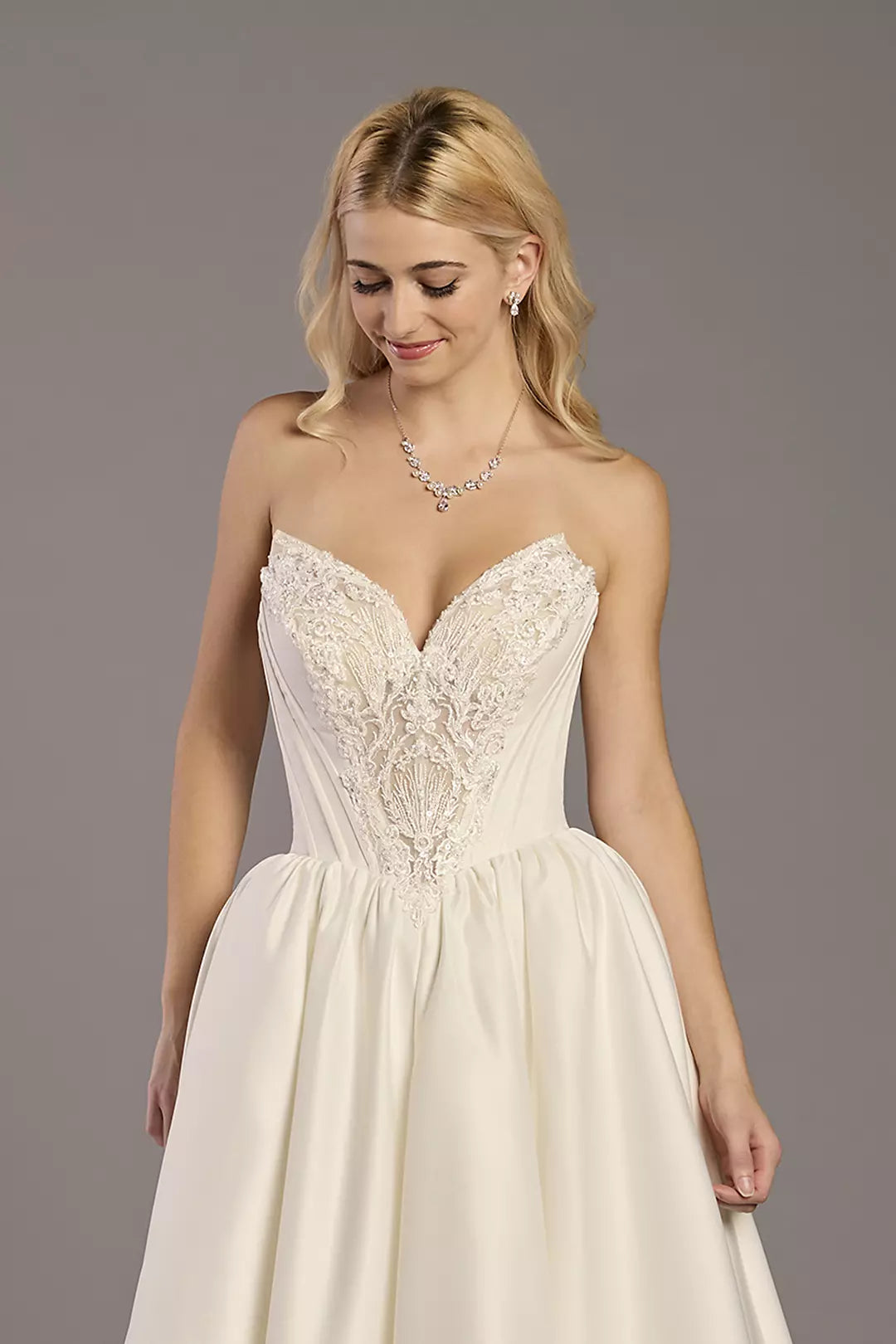 Elegant Ball-Gown Sweetheart Strapless Open-Back Floor-Length Wedding Dresses