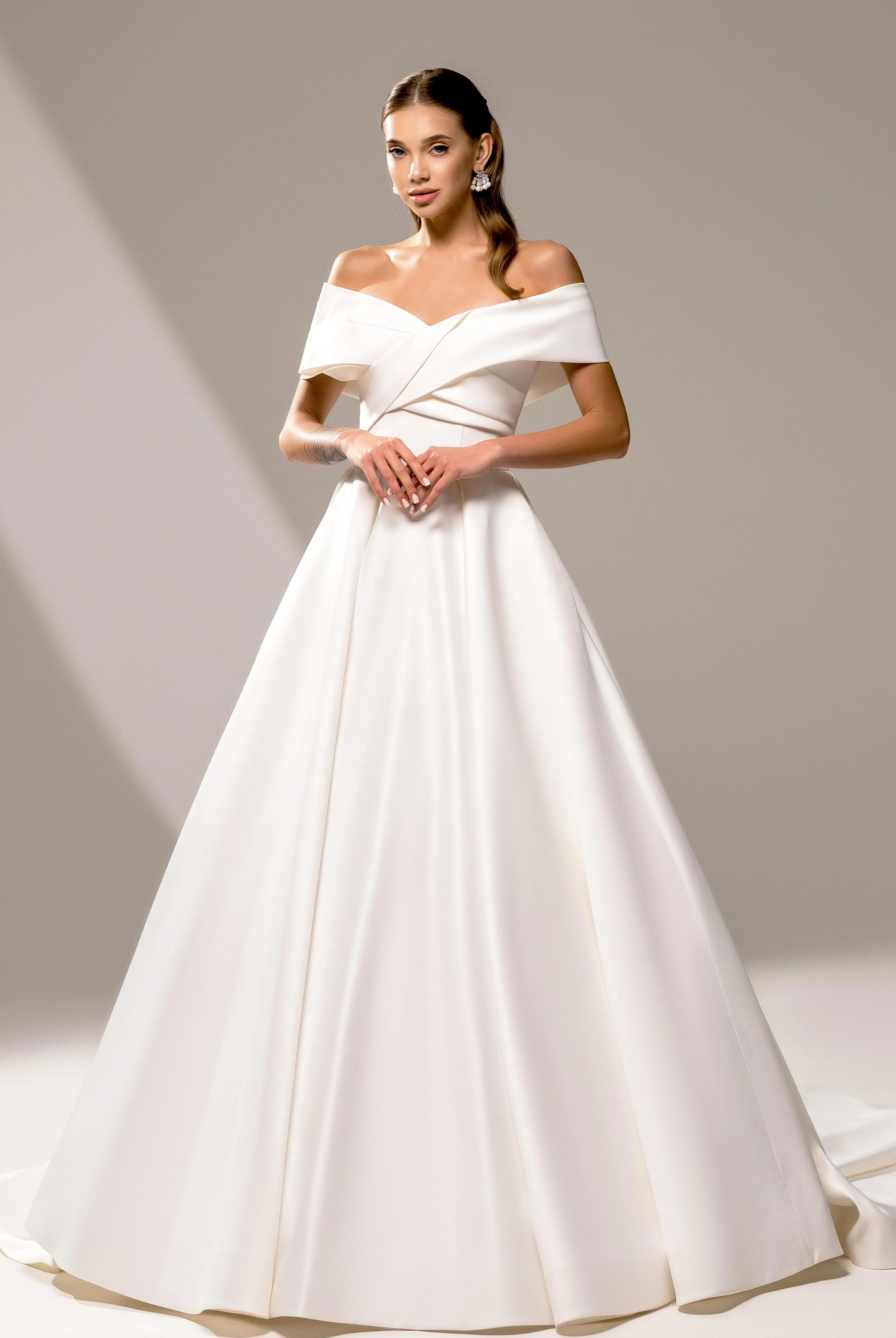Elegant Ball Gown Off-the-Shoulder Sleeveless Button-Back Floor-Length Wedding Dresses