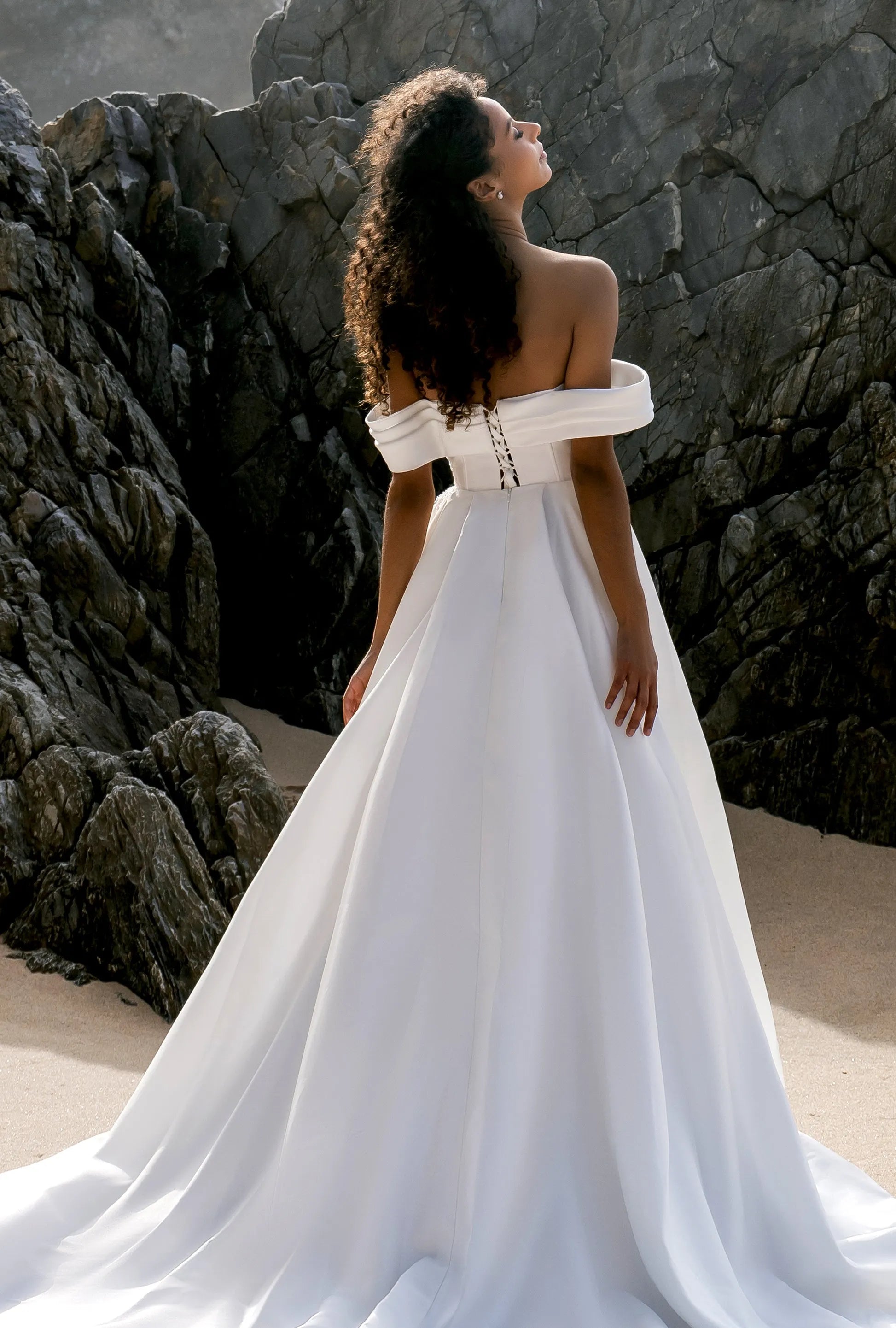 Elegant Ball Gown Off-the-Shoulder Sleeveless Lace-Up Back Floor-Length Wedding Dresses