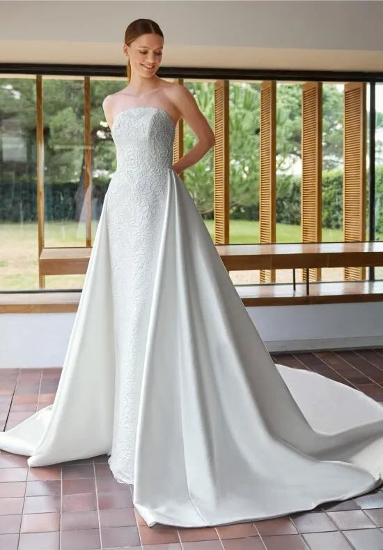 Elegant Ball Gown Strapless Embroidered Back Train Wedding Dresses