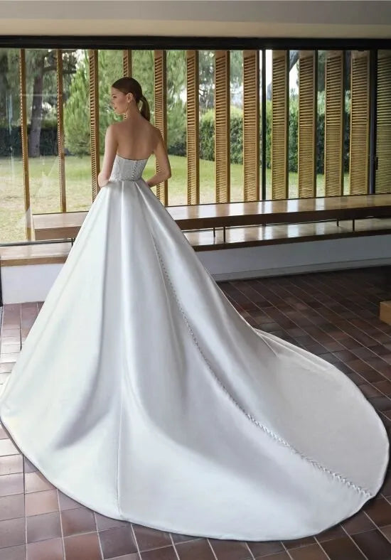 Elegant Ball Gown Strapless Embroidered Back Train Wedding Dresses