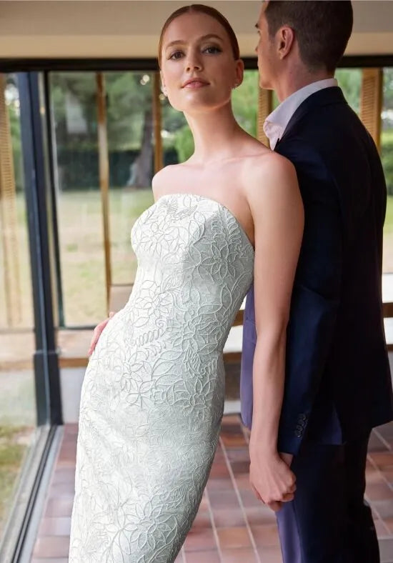 Elegant Ball Gown Strapless Embroidered Back Train Wedding Dresses