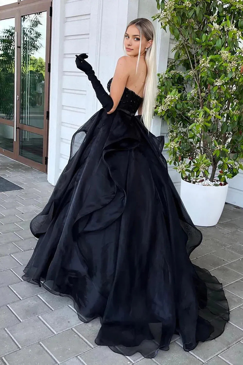 Elegant Black A Line Sweetheart Neck Sleeveless Sequin-Embellished Ruffled Tulle Back Zip Floor-Length Prom Dress with Beading
