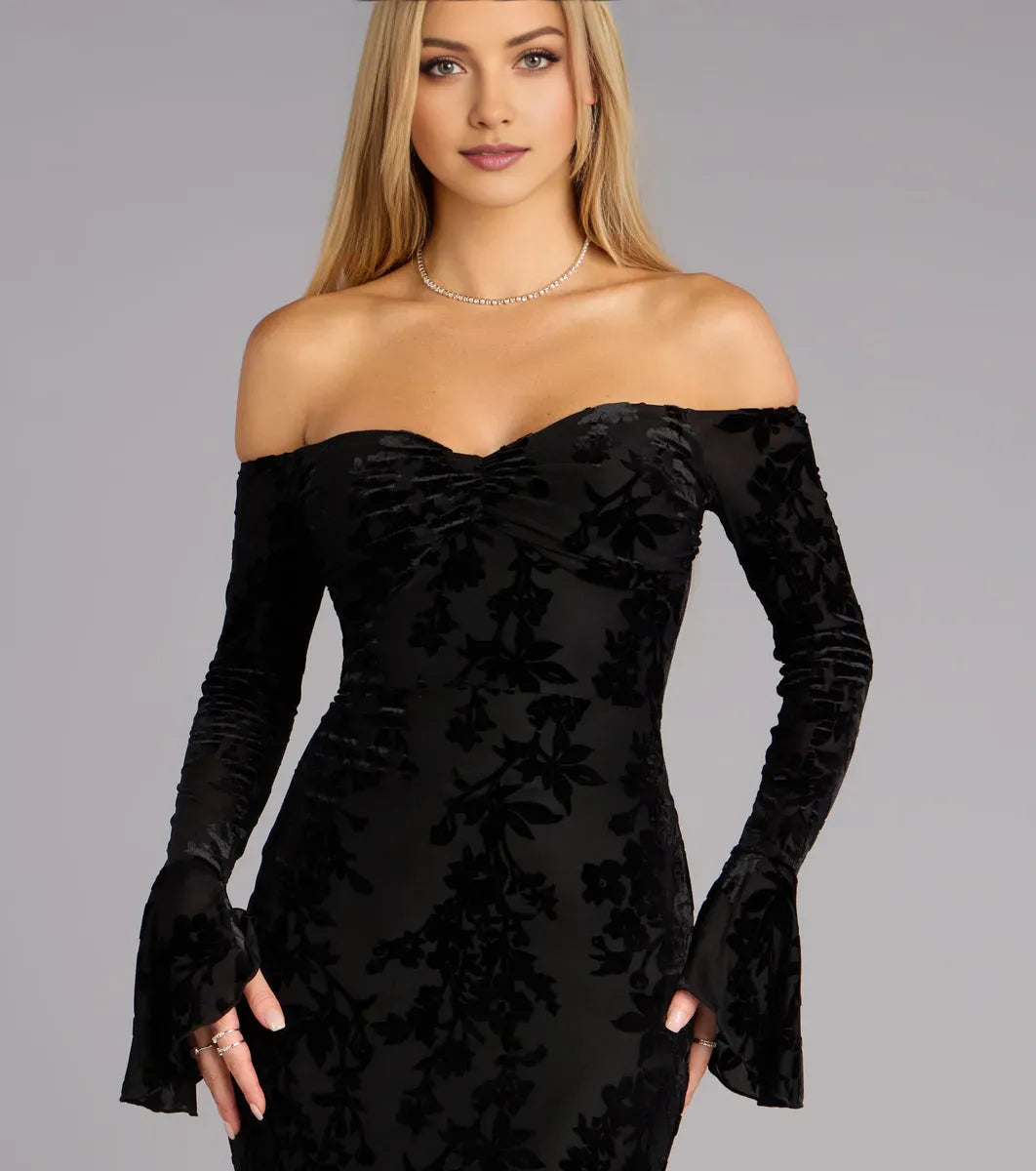 Elegant Black Mermaid Off-The-Shoulder Neckline Long bell Sleeves Floral-Velvet Floor-Length Prom Dresses