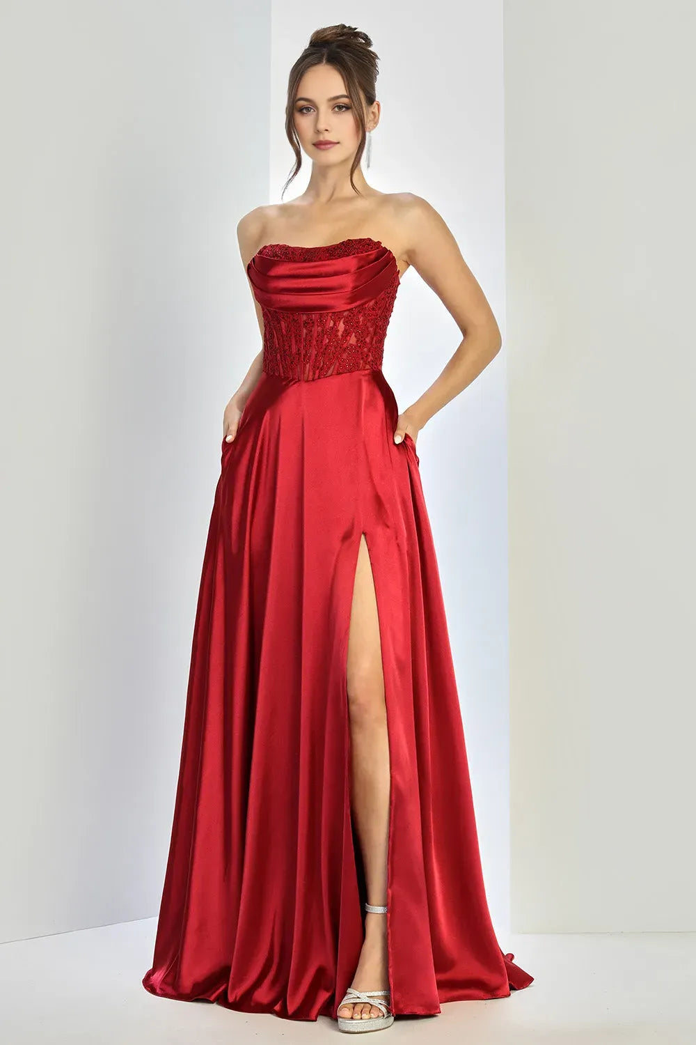 Elegant Gold A-Line Strapless Sleeveless Pleated Lace Applique Lace Up High-Slit Floor-Length Prom Dresses Hot Sale ﻿