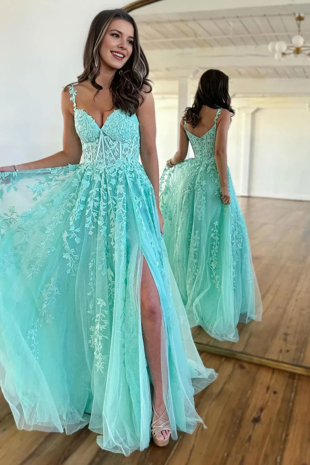 Elegant Lilac A-Line Sweetheart Neck Sleeveless Back Zip Lace Embellished Tulle Floor-Length Prom Party Dress With Appliques