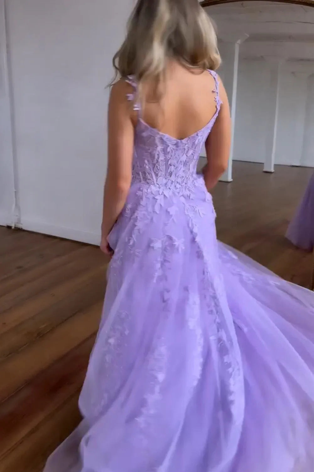 Elegant Lilac A-Line Sweetheart Neck Sleeveless Back Zip Lace Embellished Tulle Floor-Length Prom Party Dress With Appliques