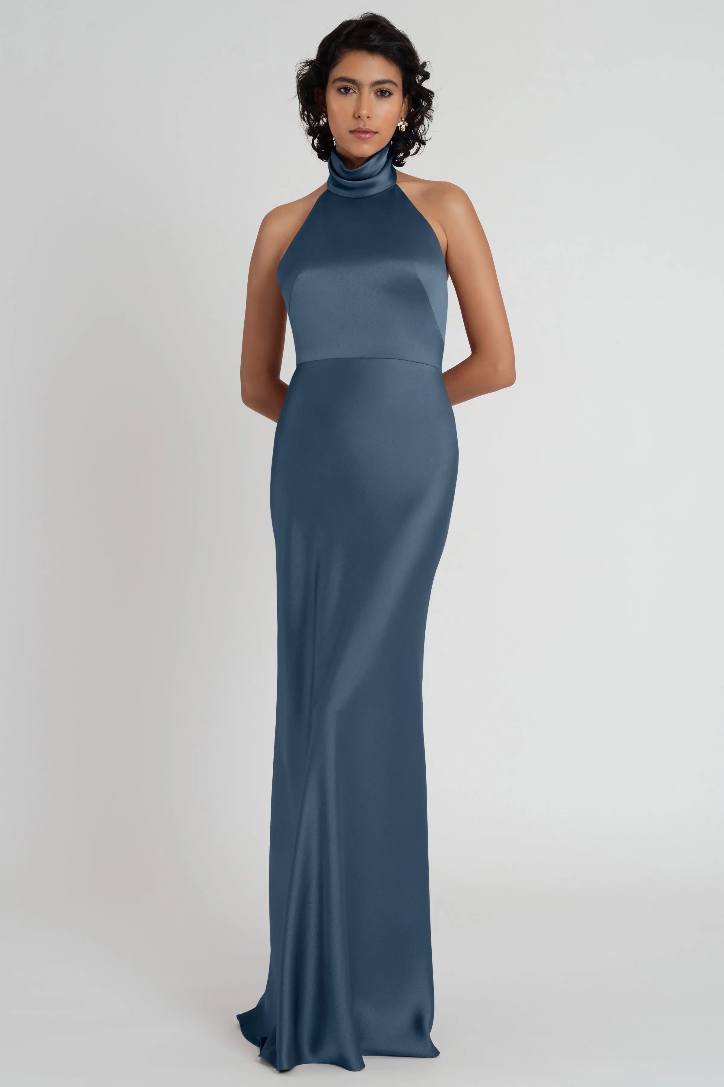Elegant Mermaid Halter Neck Sleeveless Open Back Floor-Length Bridesmaid Dresses