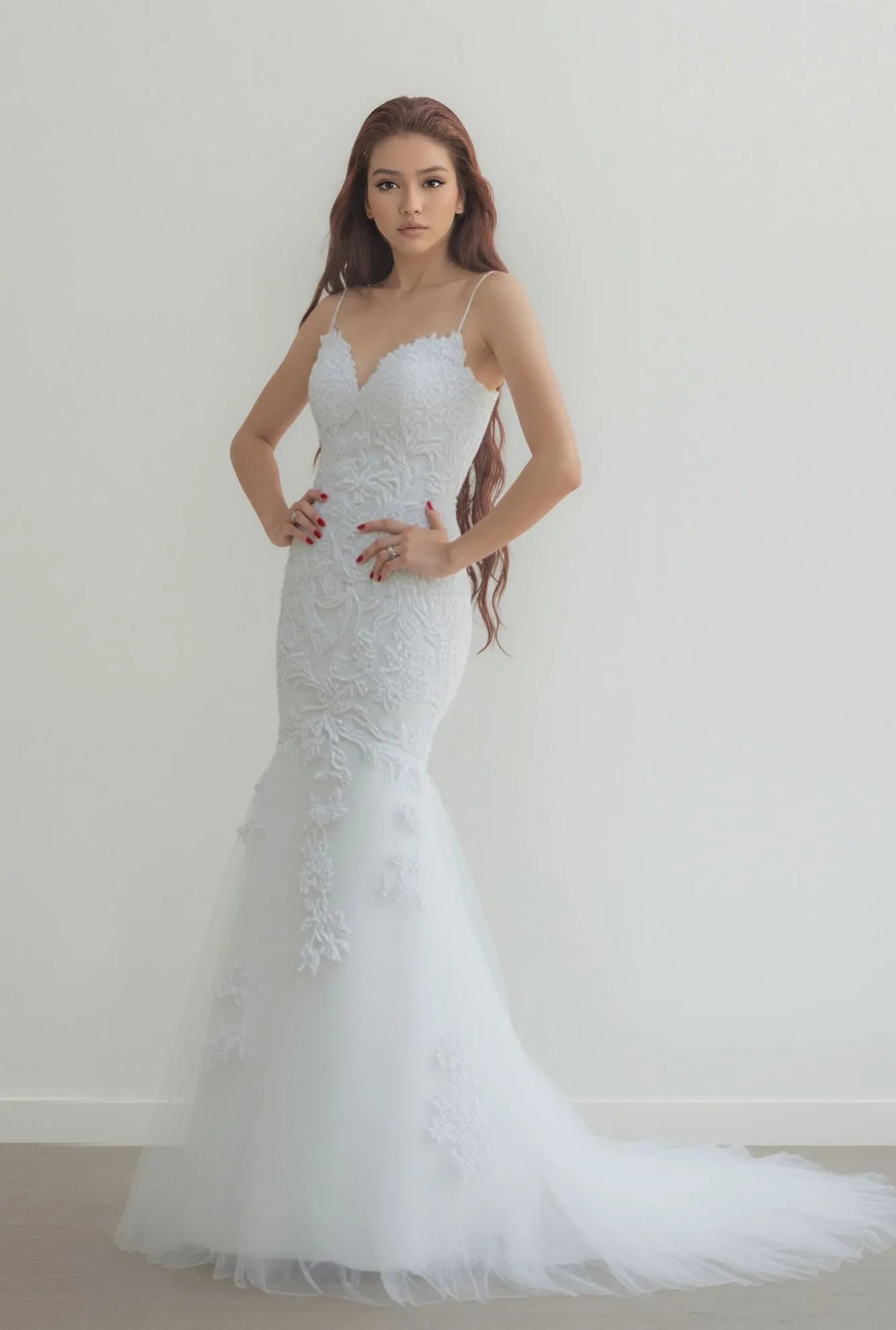 Elegant Mermaid Sweetheart Spaghetti-Strap Button-Back Floor-Length Wedding Dresses
