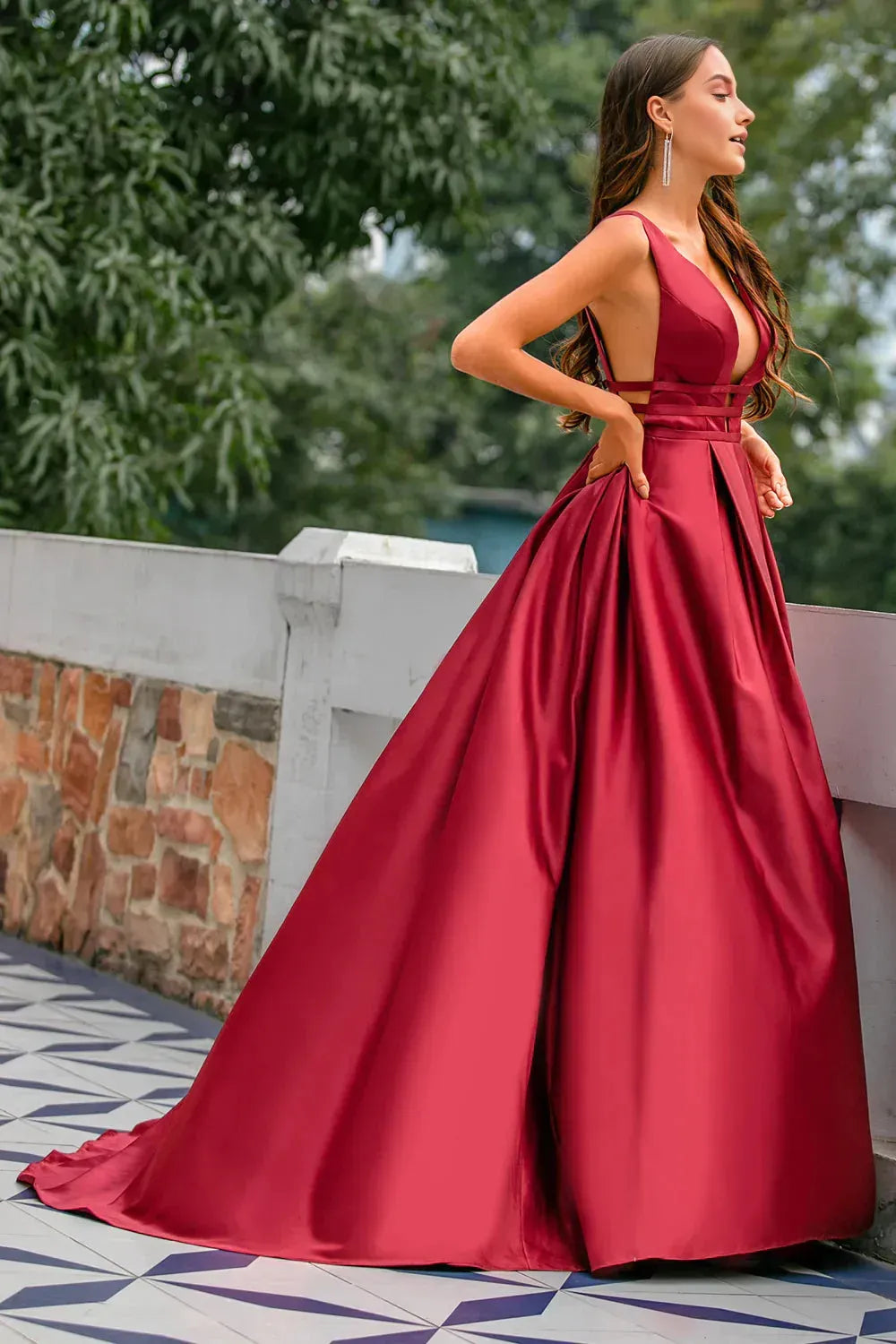 Elegant Satin A-Line Deep V-Neck Sleeveless Lace Up Back Floor-Length Prom Dress female guests Custom