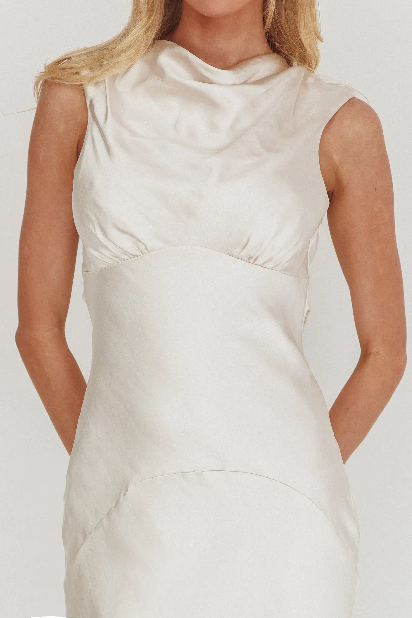 Elegant Sheath Cowl Neck Sleeveless Open Back Floor-Length Formal Party Dresses