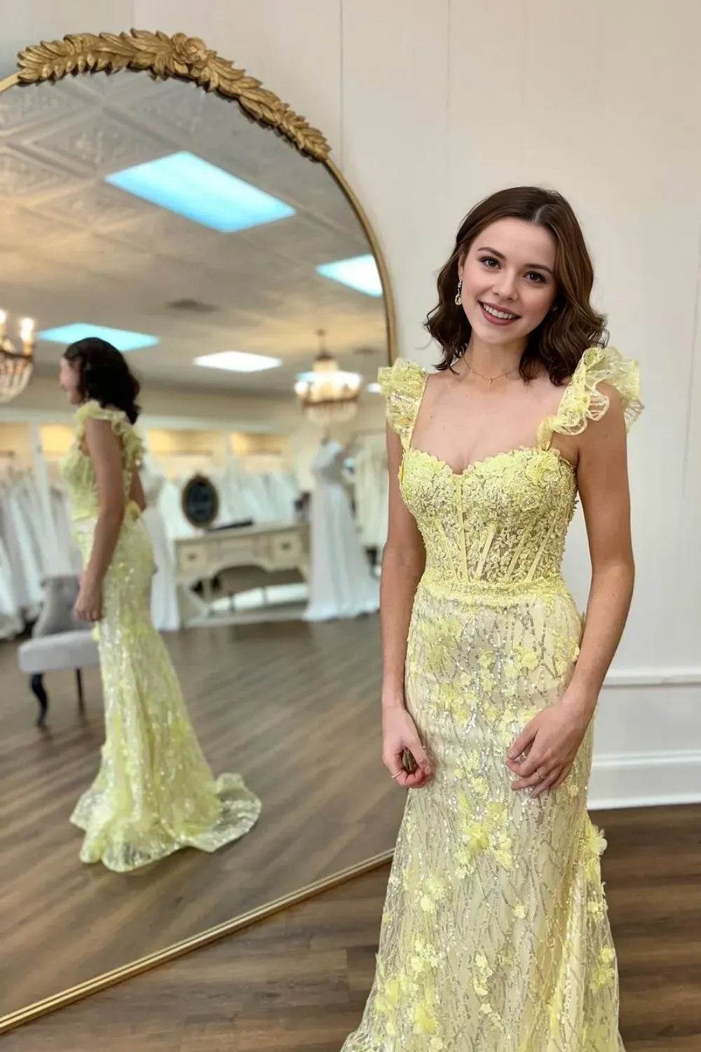 Elegant Yellow Mermaid Deep V-Neck Sleeveless Lace Glitter Lace Up Floor-Length Prom Dress with Appliques
