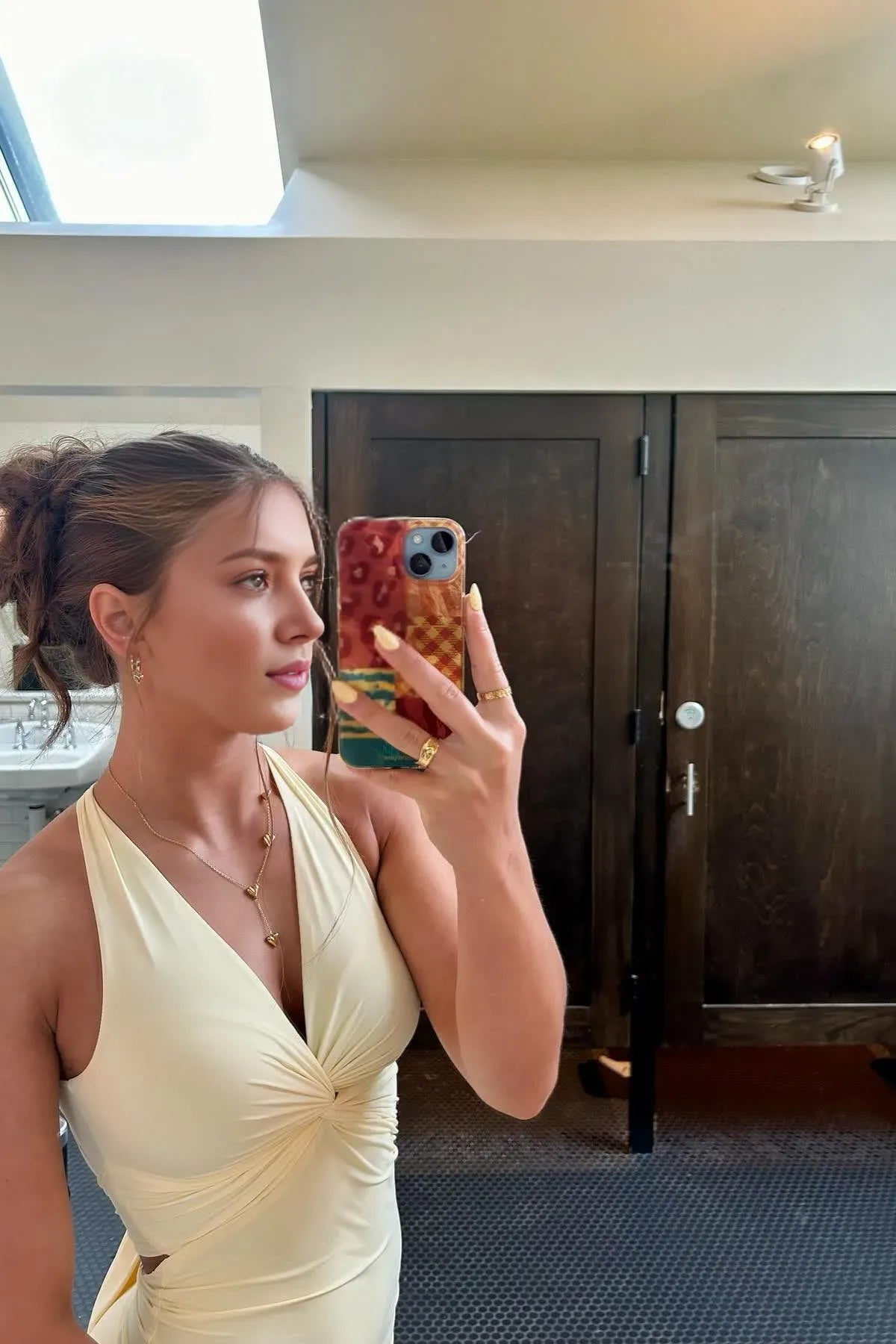 Elegant Yellow Satin Mermaid Halter Neck Sleeveless Corset Bodice Crisscross Back Back Tie Floor - Length Prom Dresses