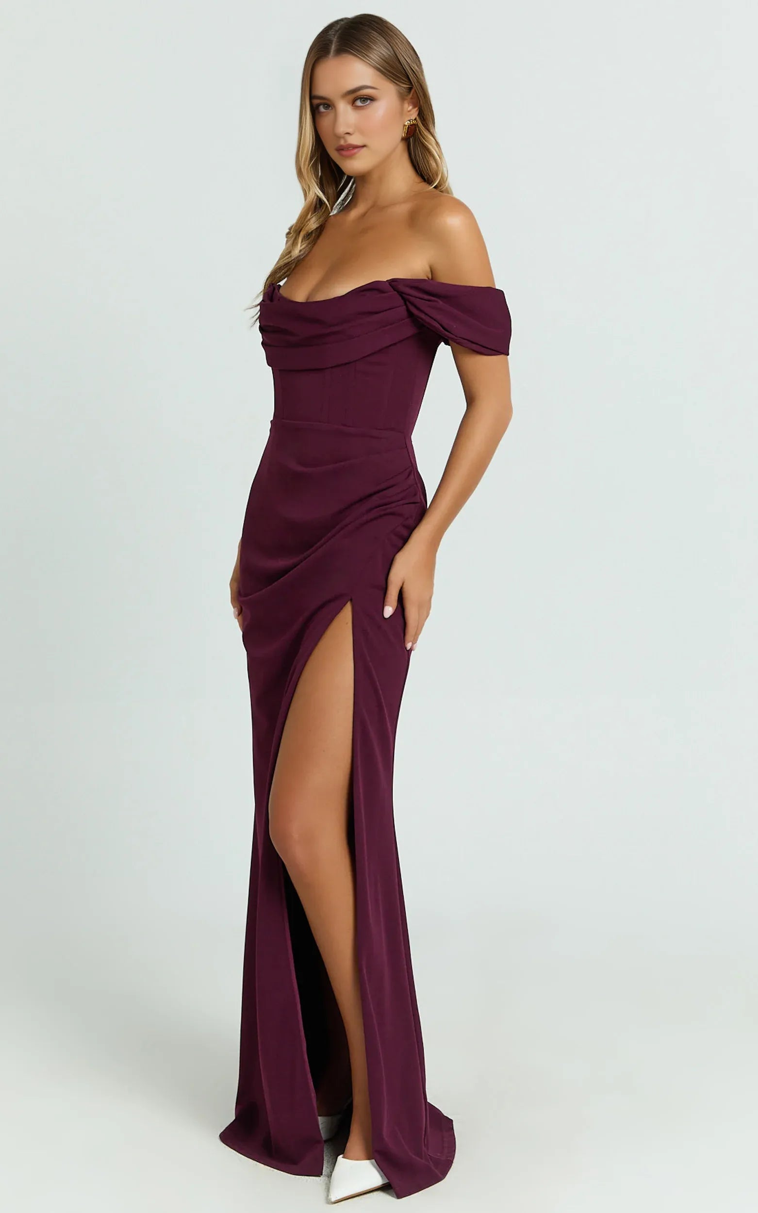 Elegant Wine Mermaid Cowl Neck Sleeveless Back Zip Ruched Slit Floor-Length Prom Dress Hot sale ﻿