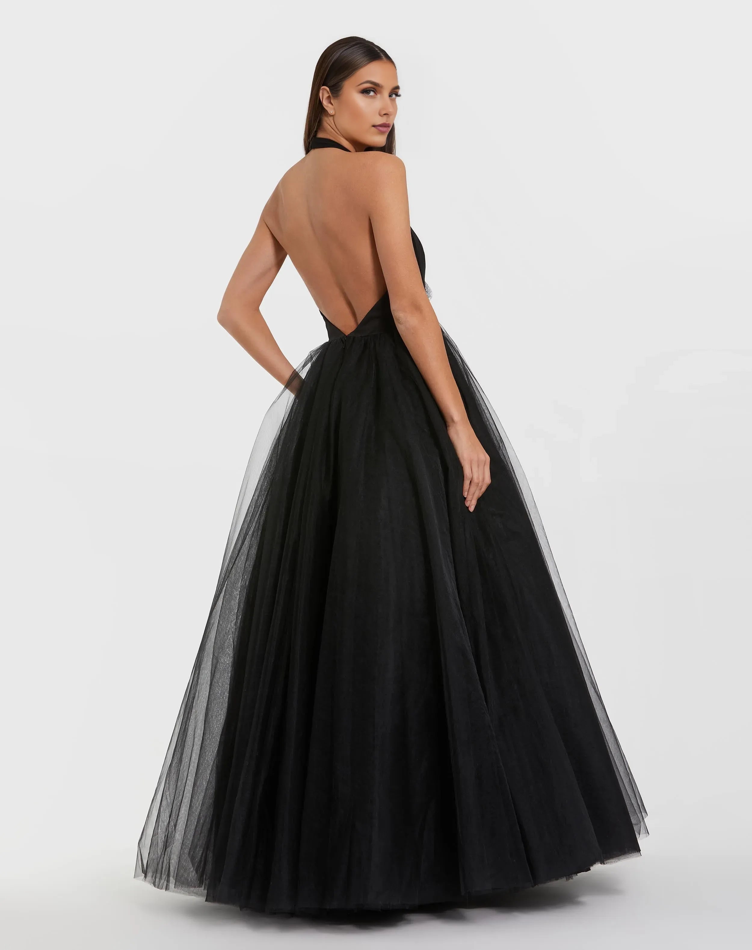 Fashionable A-Line Halter-Neck Sleeveless Open Back Floor-Length Black Tulle Prom Dresses with Rhinestone Flower Detail ﻿