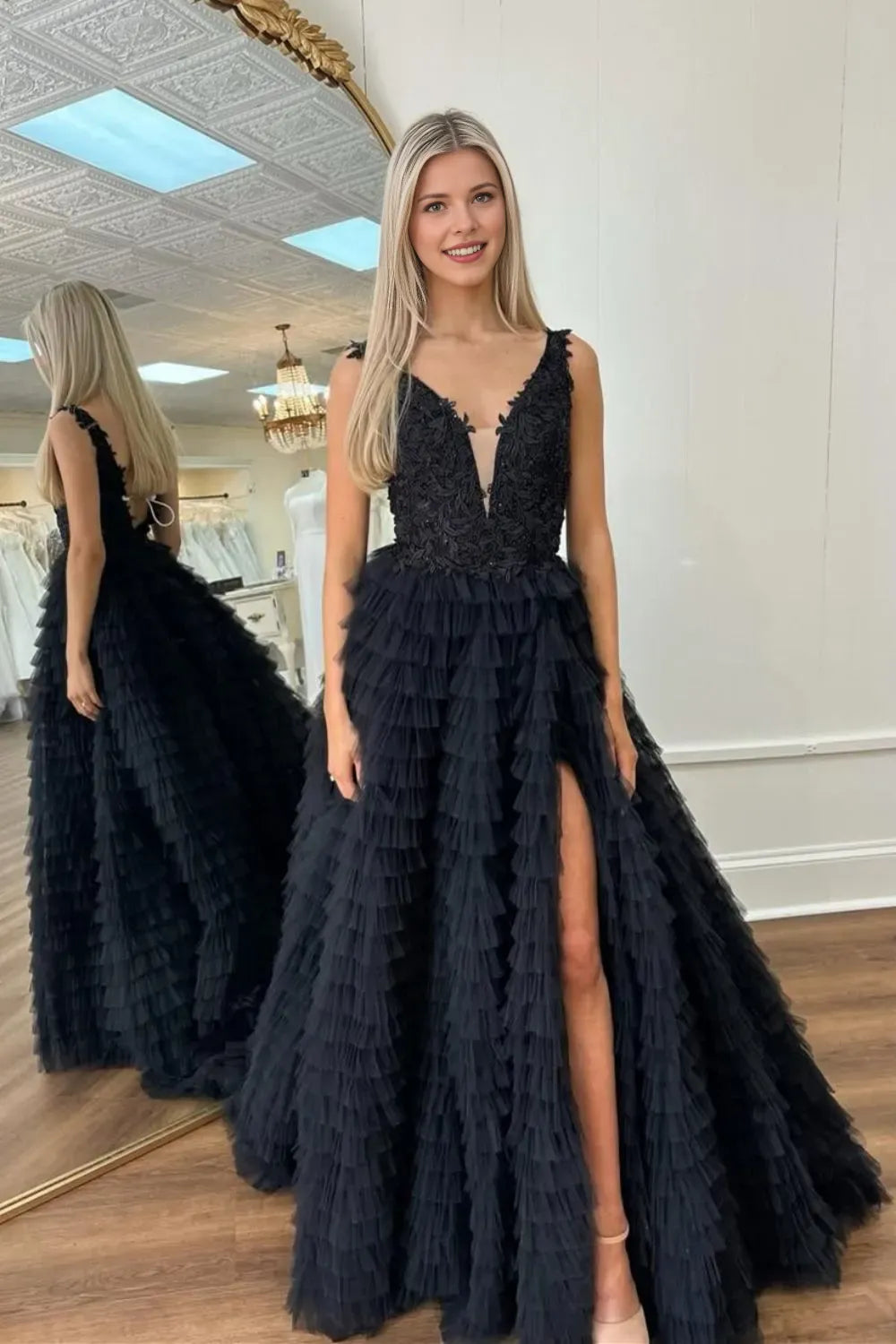 Fashionable Black A-Line Deep V-Neck Sleeveless Lace-Embellished Tiered Tulle V back Floor-Length High-Slit Prom Dress with Appliques