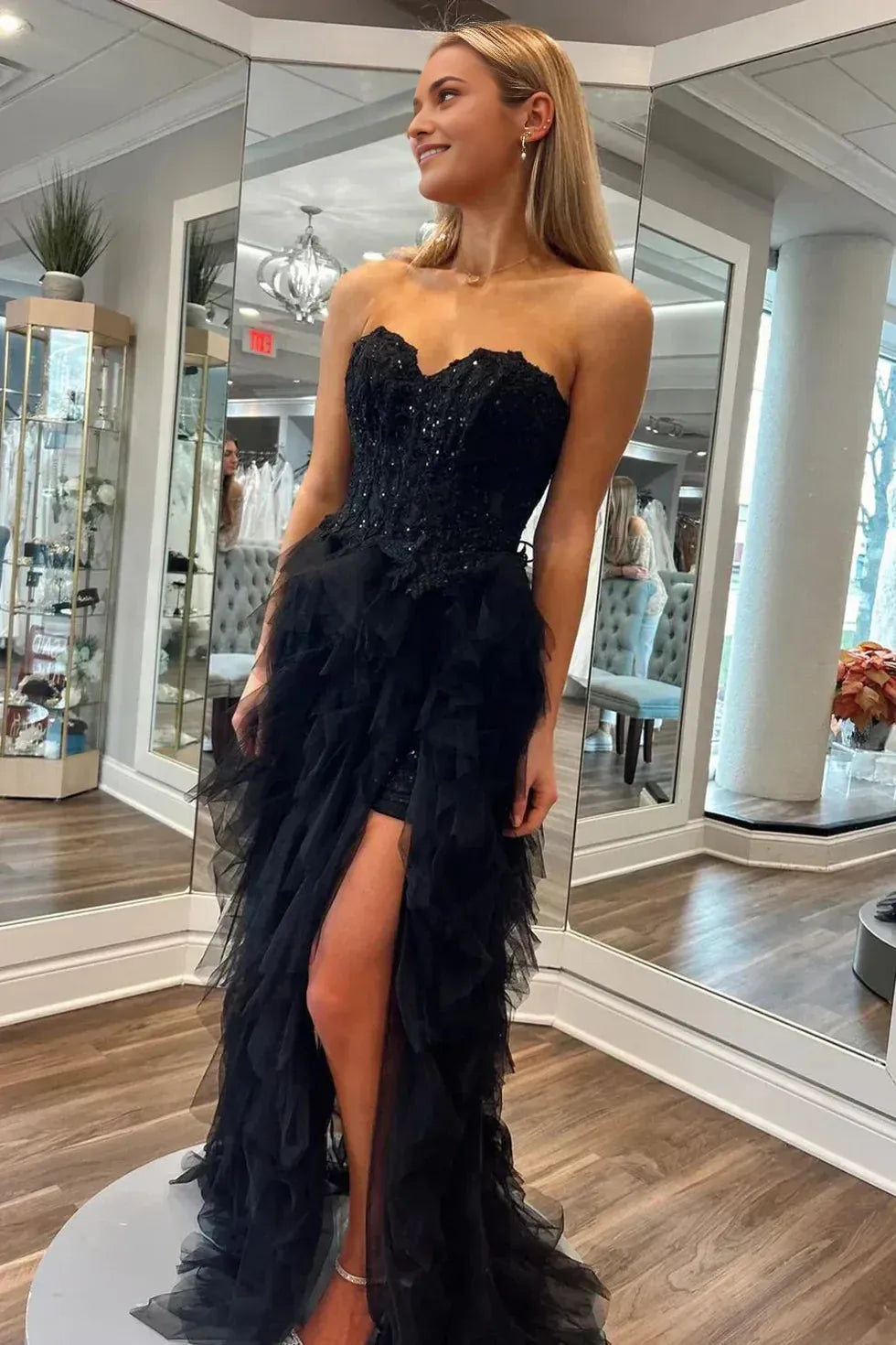 Fashionable Black A-Line Sweetheart Neck Sleeveless Lace Ruffle Tulle Applique Floor-Length Prom Dress with Slit