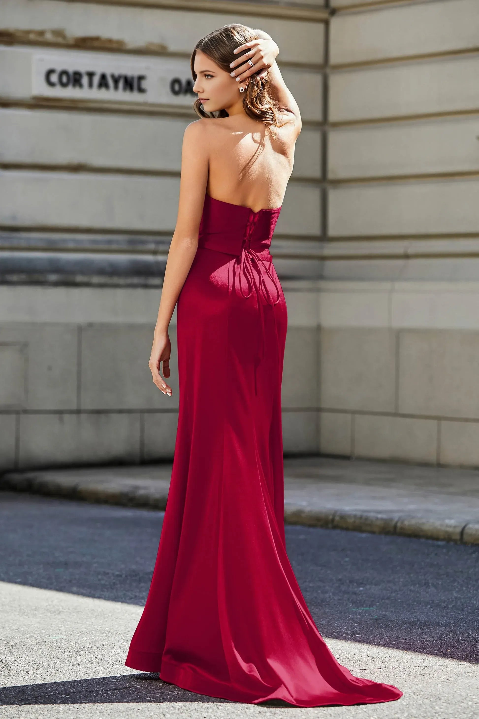 Fashionable Burgundy Sheath Sweetheart Neck Sleeveless Backless Lace Up Satin Floor-Length Prom Dresses