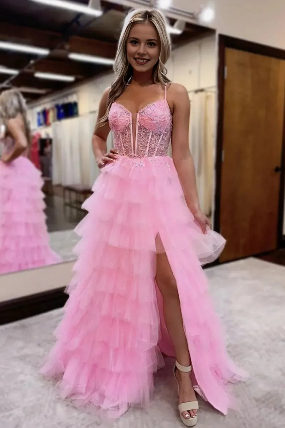 Fashionable Pink A-Line Sweetheart Neck Sleeveless Lace Tiered Tulle Lace Up Floor-Length High-Slit Prom Dress