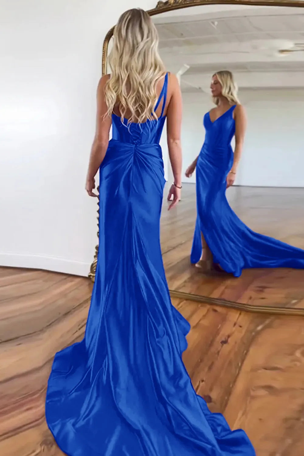 Fashionable Purple Mermaid V-Neck Spaghetti Strap Lace-Up Back High-Slit Floor-Length Prom Dress