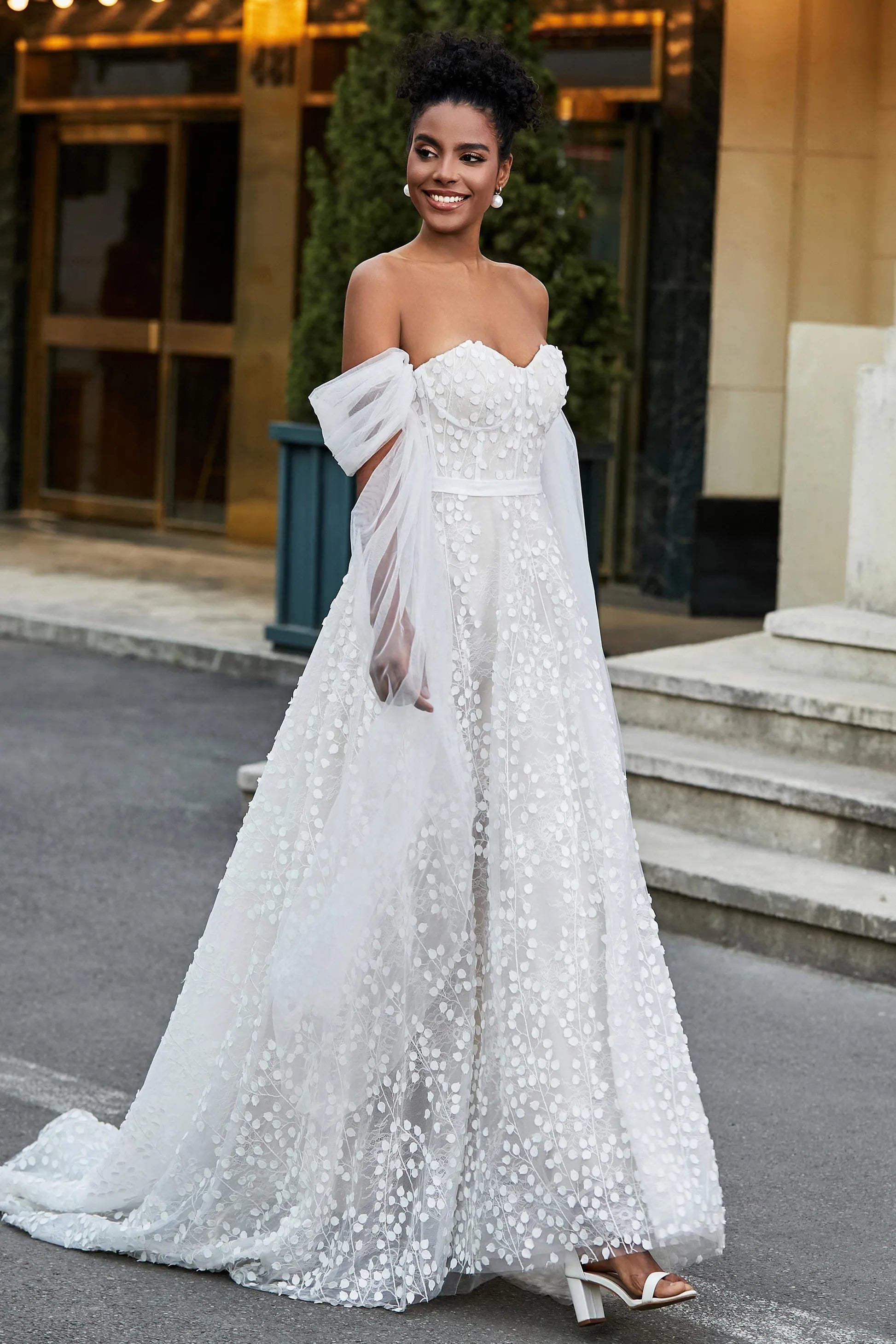 Glamorous Ballgown Off-The-Shoulder Sleeveless Lace Back Long Wedding Dresses
