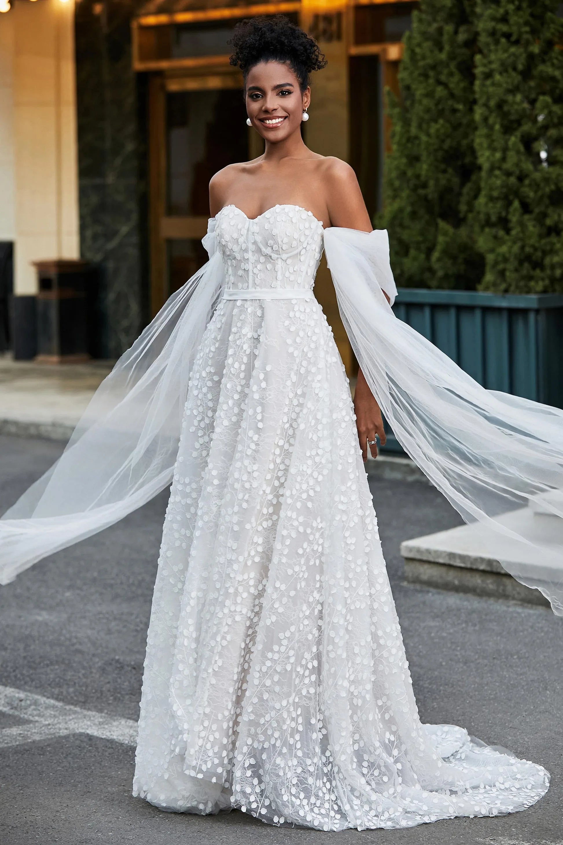 Glamorous Ballgown Off-The-Shoulder Sleeveless Lace Back Long Wedding Dresses