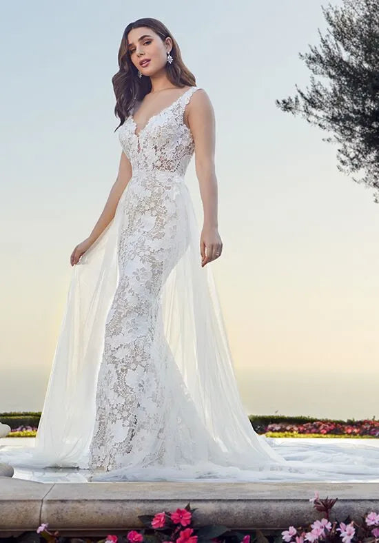 Glamorous Mermaid Plunge Neck Spaghetti Strap Lace Back Train Wedding Dresses