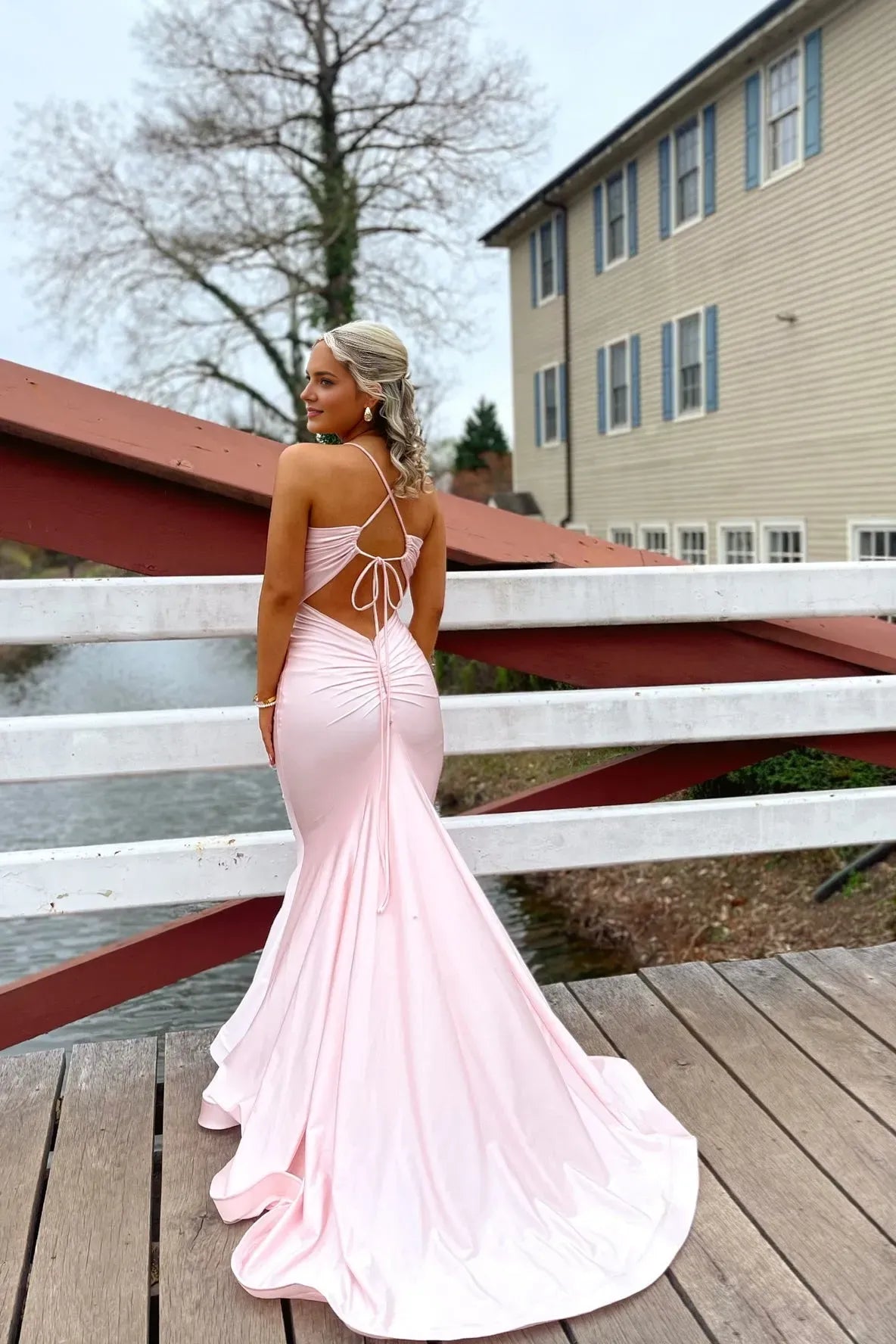 Gorgeous Pink Mermaid Halter Neck Sleeveless Corset Bodice Back Tie Floor -Length Prom Dress