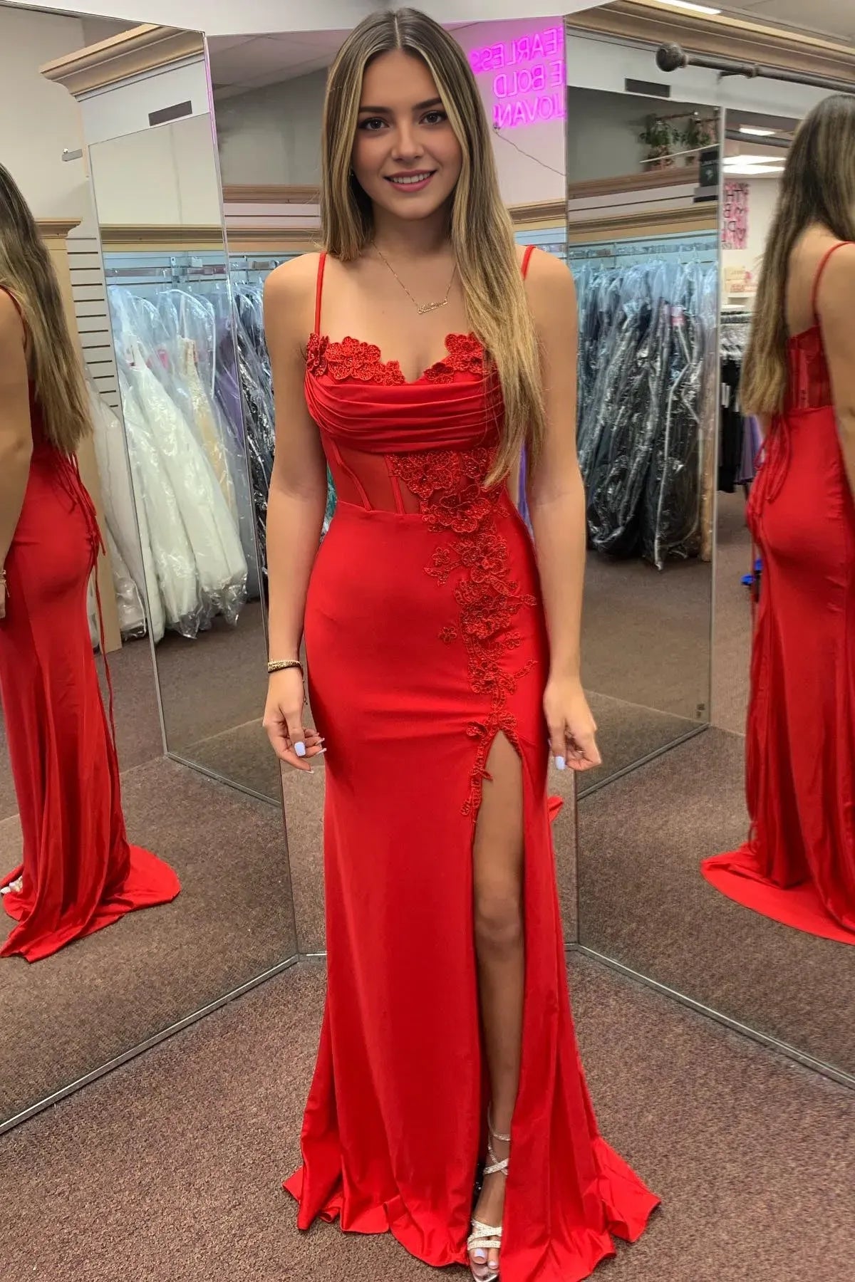 Gorgeous Red Mermaid Sweetheart Neck Spaghetti Strap Appliques Lace Up Floor-Length Prom Dress with Slit