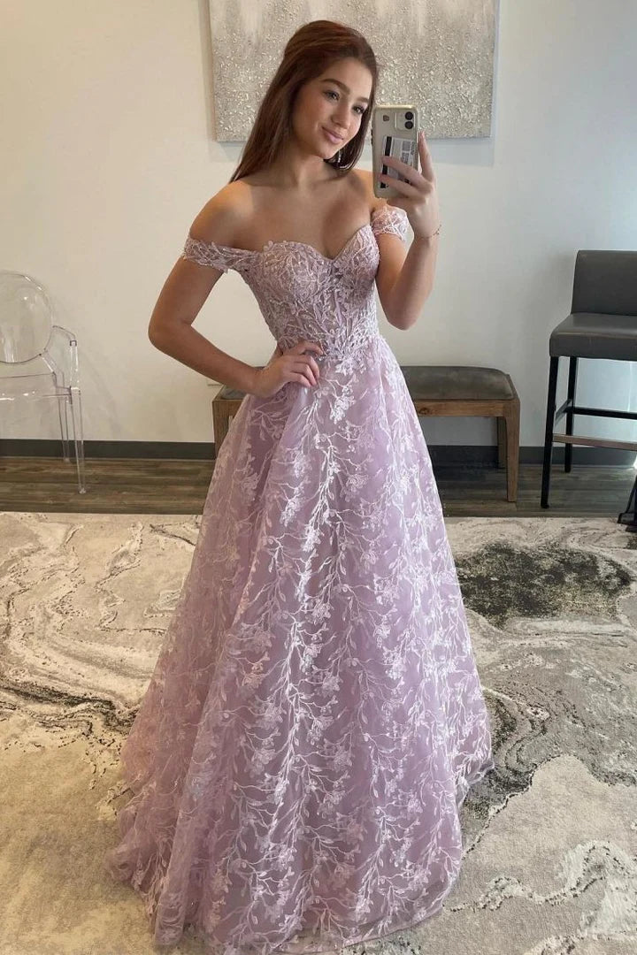 Lilac Off-the-Shoulder Ball Gown Prom Dress with Lace Appliqué and Sweetheart Neckline